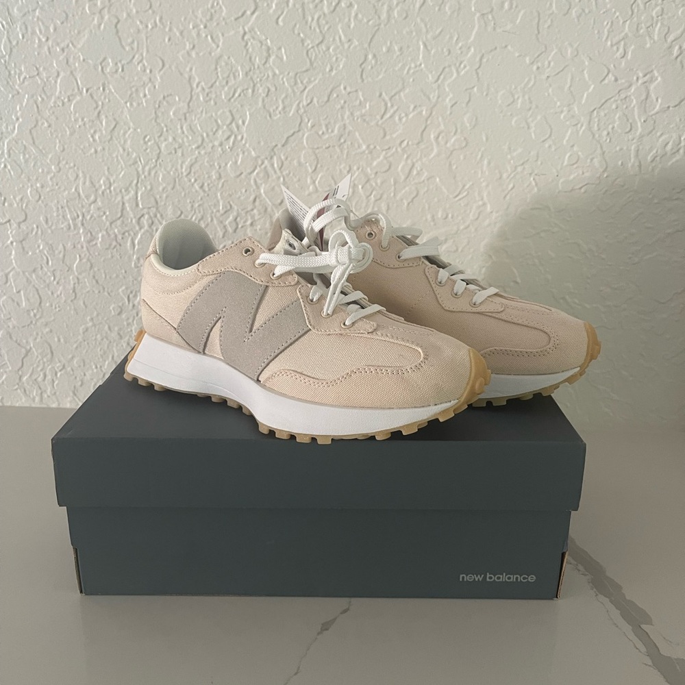 Brand New In Box New Balance 327 Sneakers